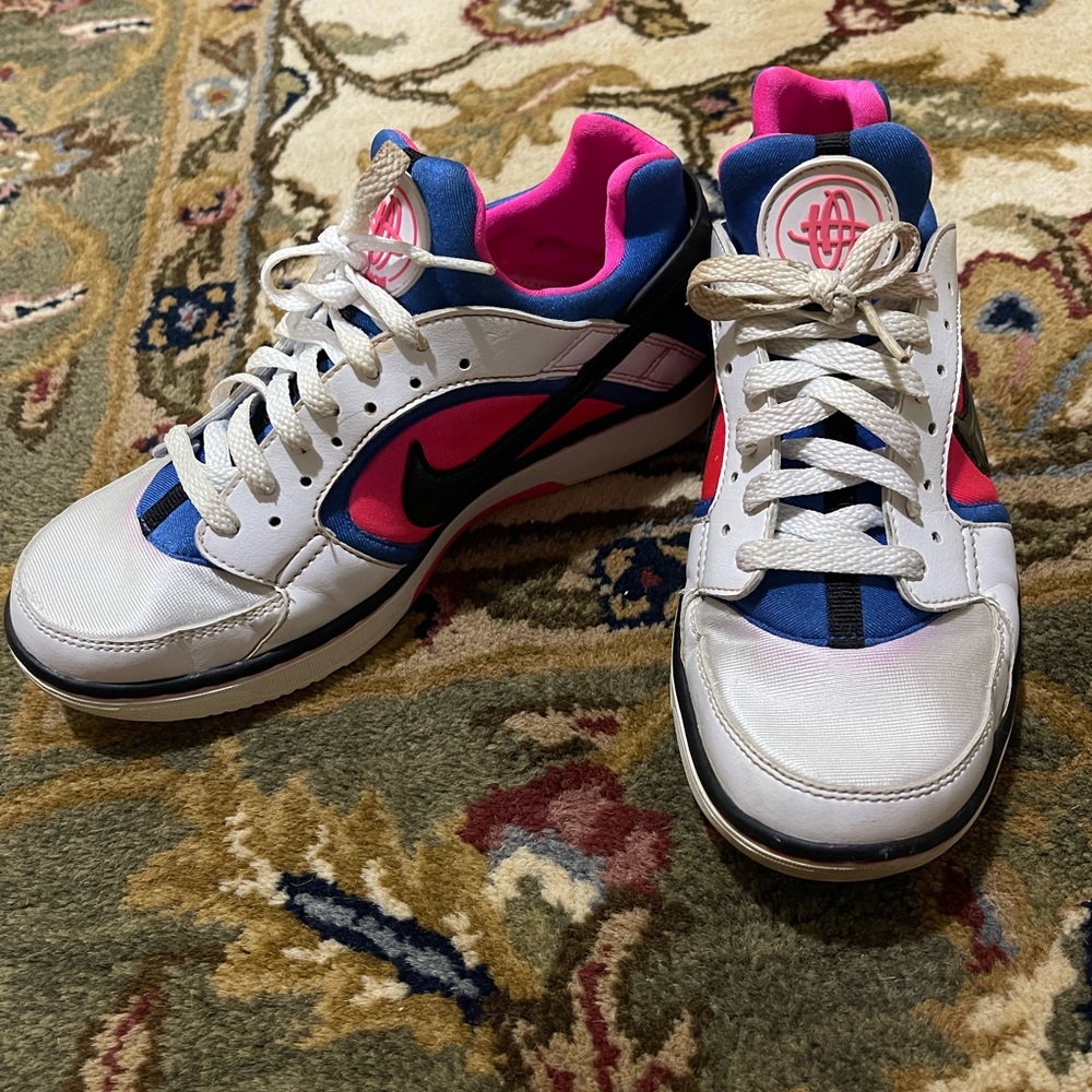 Vintage Women’s Hot Pink Blue & White Nike Shoes Size 7.5 - Picture 17 of 17